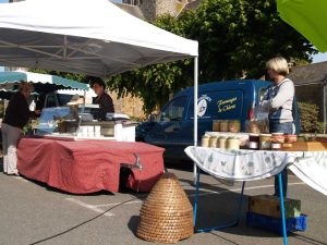 MARCHE SAMEDI A BRULON