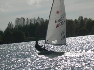 Cercle de Voile au Lac de Sillé – Sports à voile